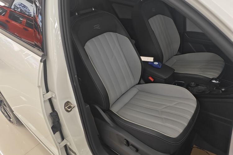Used Volkswagen Tayron 2023 Revised Version 380TSI All-Wheel Drive R-Line Pro Smart Edition Right Front Seat