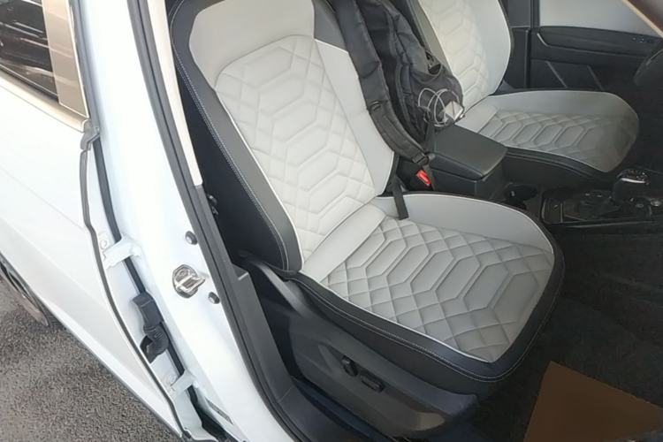 Used Volkswagen Tayron 2023 280TSI Two-Wheel-Drive Luxury Plus Advanced Version Right Front Seat