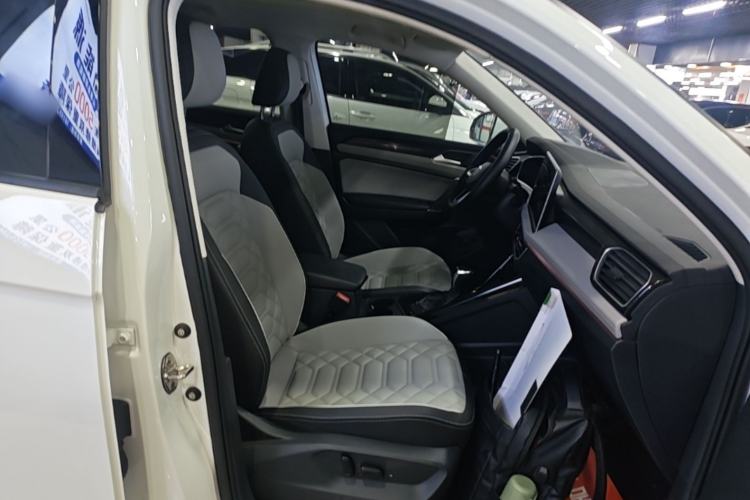 Used Volkswagen Tayron 2023 330TSI Two-Wheel-Drive Luxury Plus Advanced Version Right Front Seat