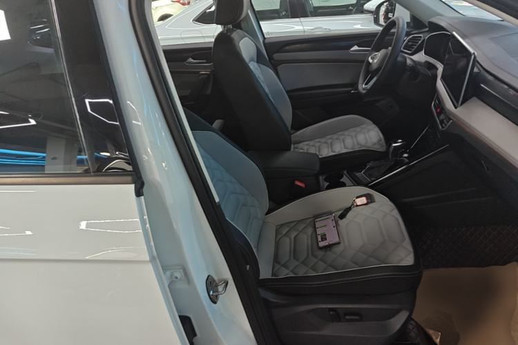 Used Volkswagen Tayron 2023 330TSI Two-Wheel-Drive Luxury Plus Advanced Version Right Front Seat