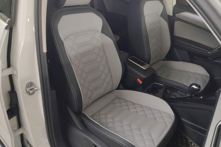 Used Volkswagen Tayron 2023 330TSI Two-Wheel-Drive R-Line High-Energy Version Right Front Seat