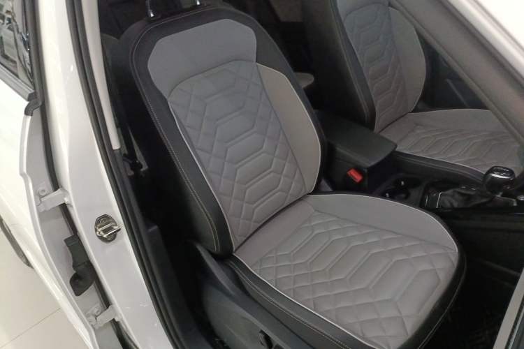 Used Volkswagen Tayron 2023 330TSI Two-Wheel-Drive Luxury Plus Advanced Version Right Front Seat