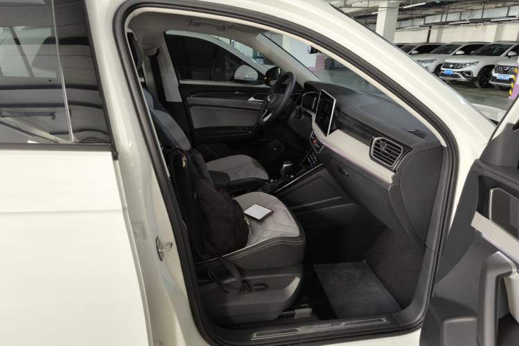Used Volkswagen Tayron 2023 280TSI Two-Wheel-Drive Luxury Plus Advanced Version Right Front Seat