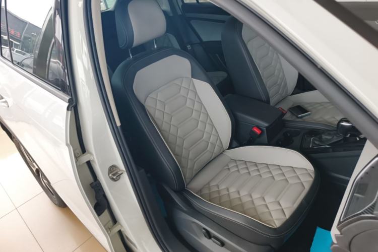 Used Volkswagen Tayron 2023 300TSI Two-Wheel-Drive Luxury Plus Advanced Edition Right Front Seat