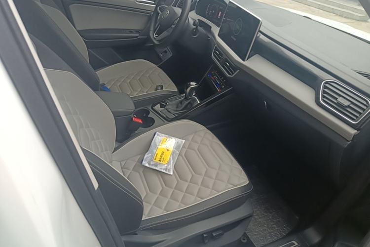 Used Volkswagen Tayron 2023 300TSI Two-Wheel-Drive Luxury Plus Advanced Edition Right Front Seat