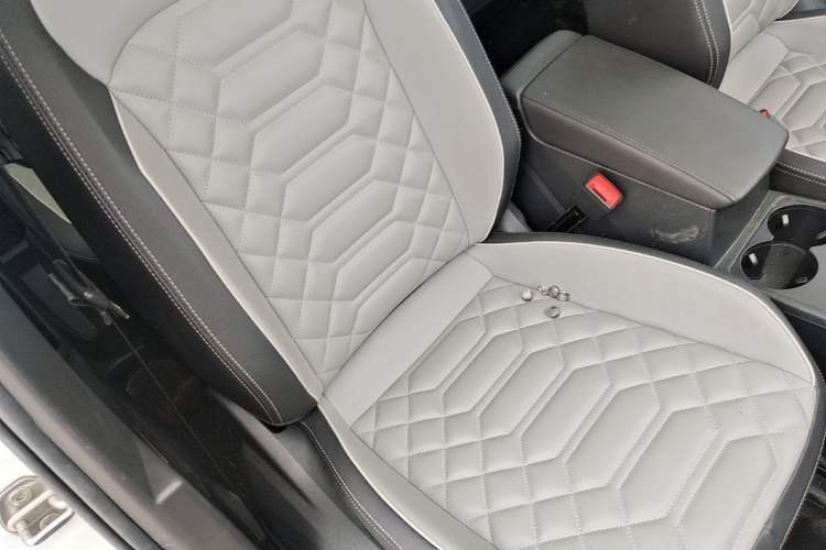 Used Volkswagen Tayron 2023 300TSI Two-Wheel-Drive Luxury Plus Advanced Edition Right Front Seat