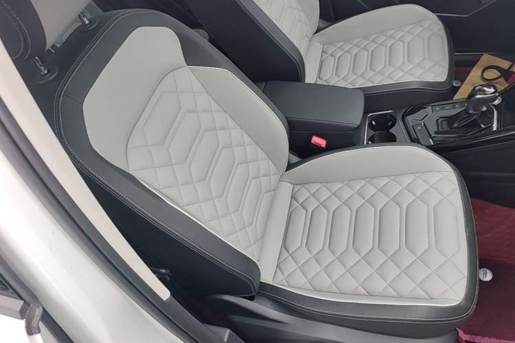 Used Volkswagen Tayron 2023 330TSI Two-Wheel-Drive R-Line High-Energy Version Right Front Seat