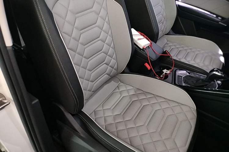 Used Volkswagen Tayron 2023 300TSI Two-Wheel-Drive Luxury Plus Advanced Edition Right Front Seat