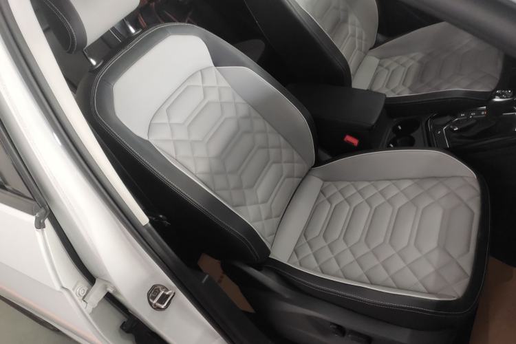 Used Volkswagen Tayron 2023 300TSI Two-Wheel-Drive Luxury Plus Advanced Edition Right Front Seat