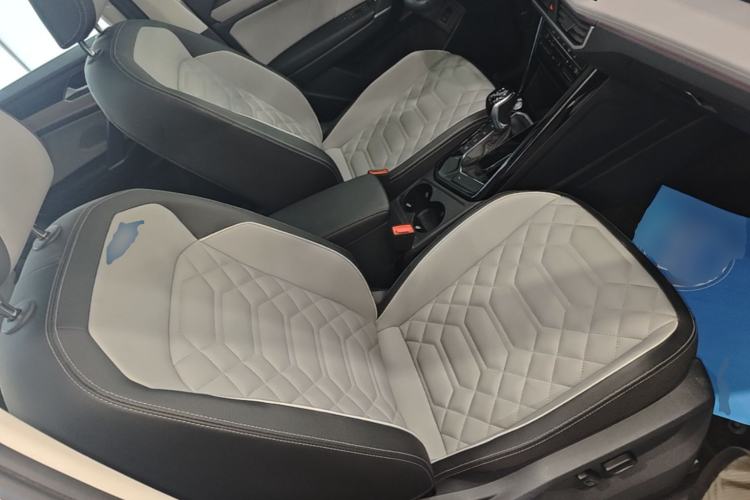 Used Volkswagen Tayron 2023 300TSI Two-Wheel-Drive Luxury Plus Advanced Edition Right Front Seat