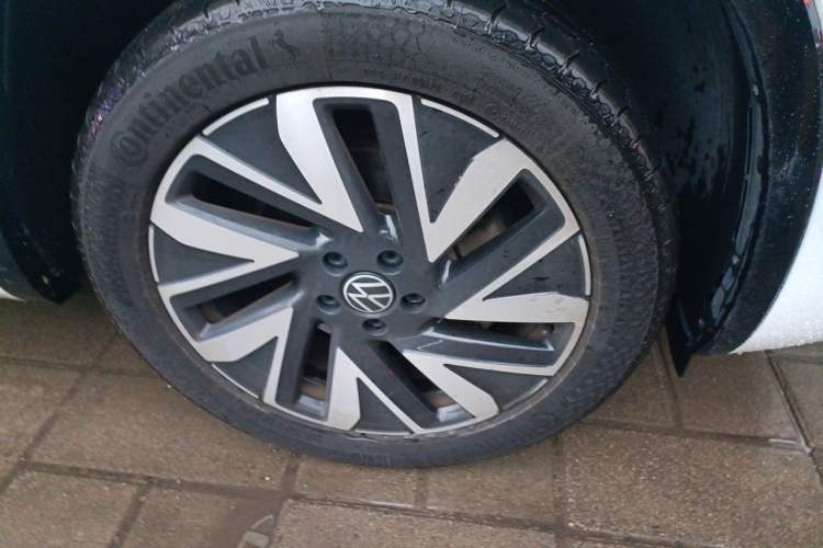 Used Volkswagen Tayron 2023 330TSI Two-Wheel-Drive R-Line High-Energy Version Right Front Wheel Hub