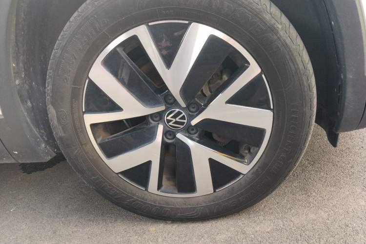 Used Volkswagen Tayron 2023 330TSI Two-Wheel-Drive Luxury Plus Advanced Version Right Front Wheel Hub