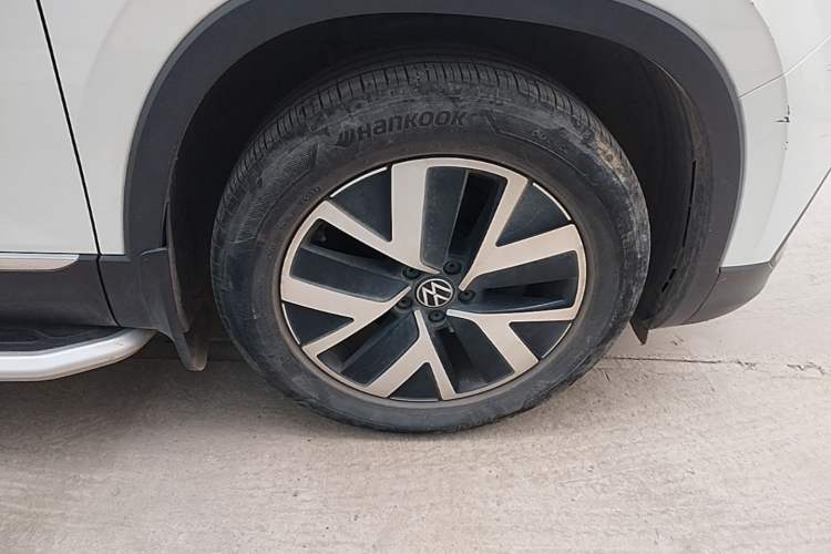 Used Volkswagen Tayron 2023 280TSI Two-Wheel-Drive Luxury Plus Advanced Version Right Front Wheel Hub