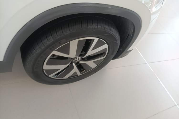 Used Volkswagen Tayron 2023 300TSI Two-Wheel-Drive Luxury Plus Advanced Edition Right Front Wheel Hub