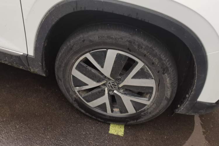 Used Volkswagen Tayron 2023 280TSI Two-Wheel-Drive Luxury Plus Advanced Version Right Front Wheel Hub