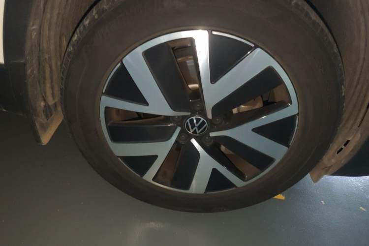 Used Volkswagen Tayron 2023 330TSI Two-Wheel-Drive Luxury Plus Advanced Version Right Front Wheel Hub