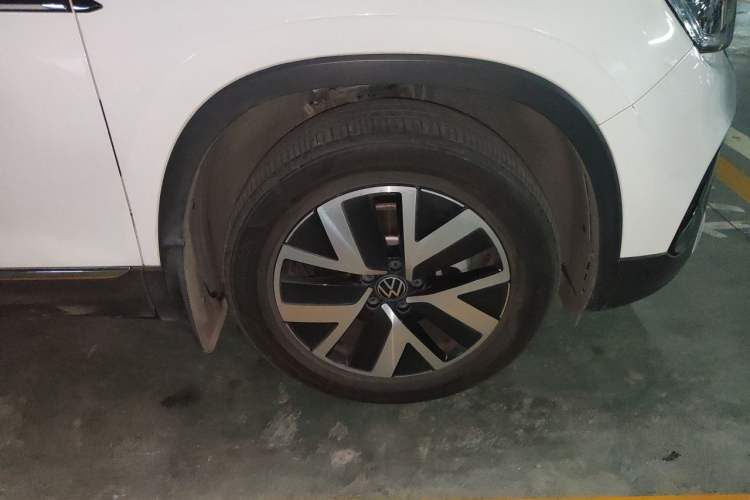 Used Volkswagen Tayron 2023 330TSI Two-Wheel-Drive Luxury Plus Advanced Version Right Front Wheel Hub
