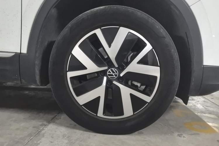 Used Volkswagen Tayron 2023 330TSI Two-Wheel-Drive Luxury Plus Advanced Version Right Front Wheel Hub