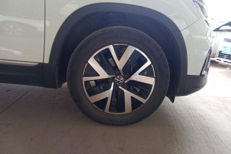 Used Volkswagen Tayron 2023 330TSI Two-Wheel-Drive Luxury Plus Advanced Version Right Front Wheel Hub