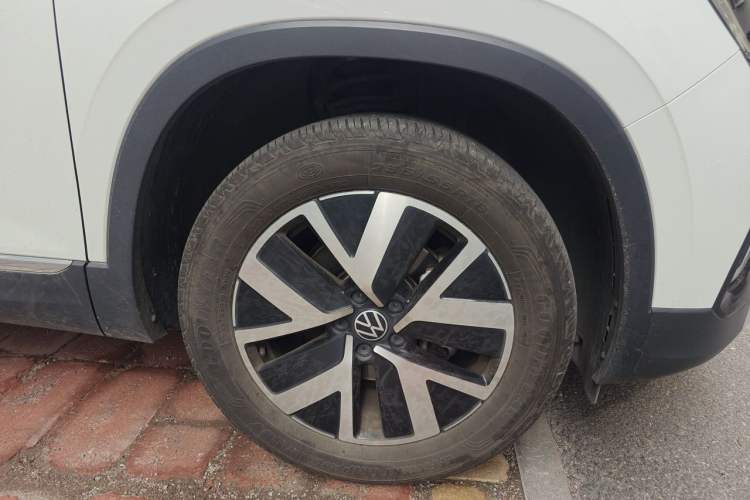 Used Volkswagen Tayron 2023 300TSI Two-Wheel-Drive Luxury Plus Advanced Edition Right Front Wheel Hub