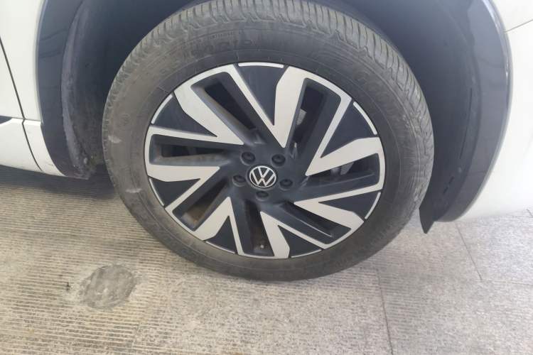 Used Volkswagen Tayron 2023 Revised Version 380TSI All-Wheel Drive R-Line High-Energy Edition Right Front Wheel Hub