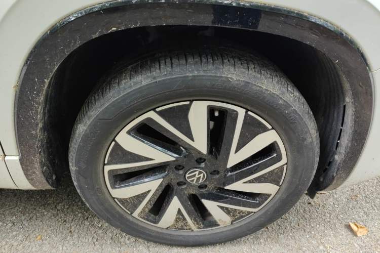 Used Volkswagen Tayron 2023 380TSI Four-Wheel Drive R-Line High-Energy Version Right Front Wheel Hub