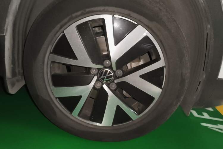Used Volkswagen Tayron 2023 330TSI Two-Wheel-Drive Luxury Plus Advanced Version Right Front Wheel Hub