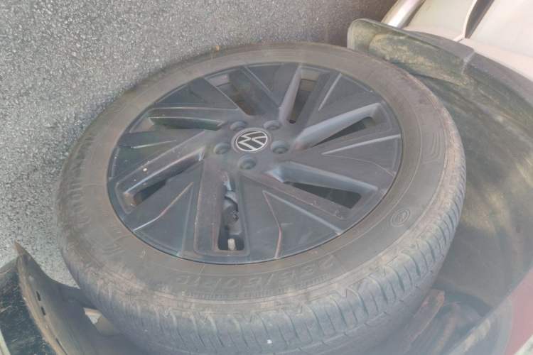 Used Volkswagen Tayron 2023 330TSI Two-Wheel-Drive R-Line High-Energy Version Right Front Wheel Hub
