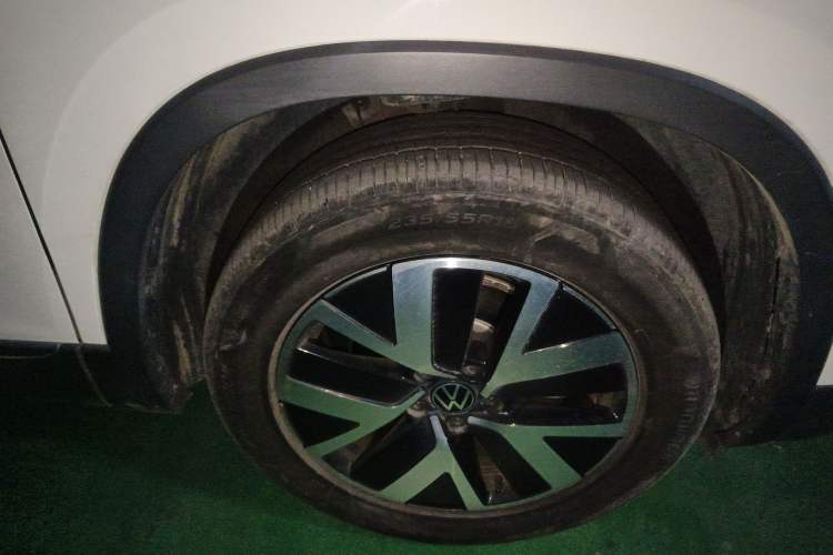 Used Volkswagen Tayron 2023 280TSI Two-Wheel-Drive Luxury Plus Advanced Version Right Front Wheel Hub