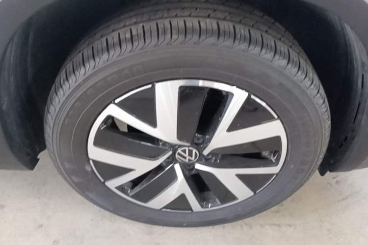 Used Volkswagen Tayron 2023 300TSI Two-Wheel-Drive Luxury Plus Advanced Edition Right Front Wheel Hub