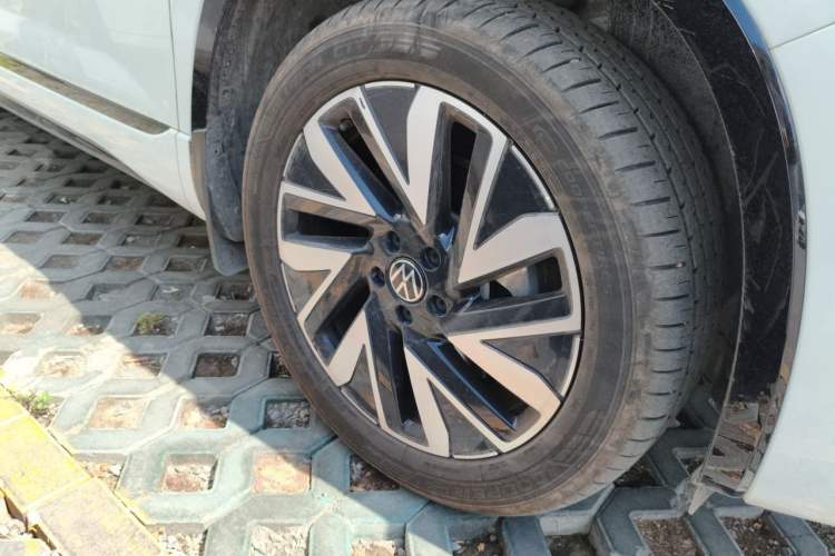 Used Volkswagen Tayron 2023 Revised Version 380TSI All-Wheel Drive R-Line High-Energy Edition Right Front Wheel Hub