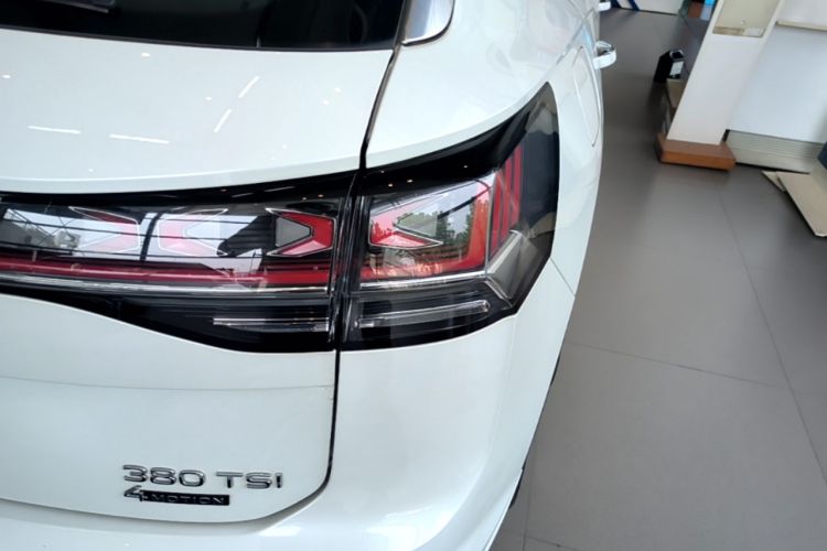 Used Volkswagen Tayron 2023 Revised Version 380TSI All-Wheel Drive R-Line High-Energy Edition Right Rear Taillight