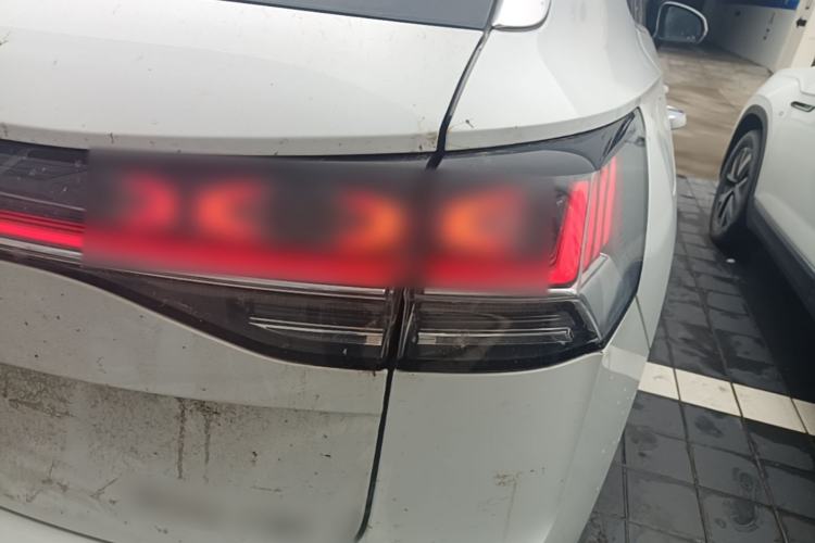 Used Volkswagen Tayron 2023 300TSI Two-Wheel-Drive Luxury Plus Advanced Edition Right Rear Taillight