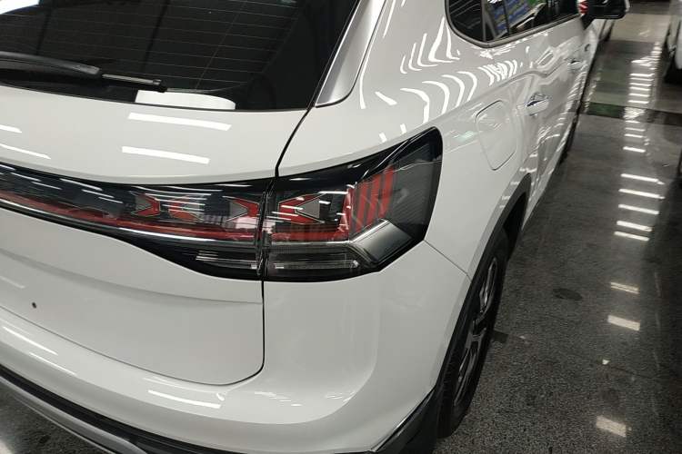 Used Volkswagen Tayron 2023 330TSI Two-Wheel-Drive Luxury Plus Advanced Version Right Rear Taillight