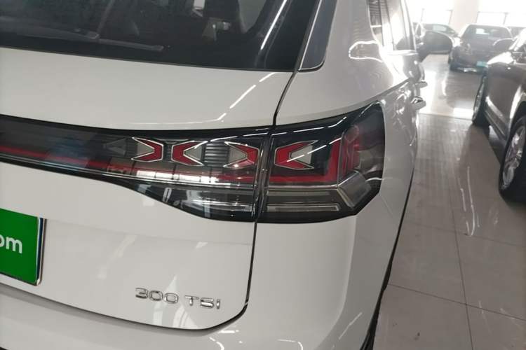 Used Volkswagen Tayron 2023 300TSI Two-Wheel-Drive Luxury Plus Advanced Edition Right Rear Taillight