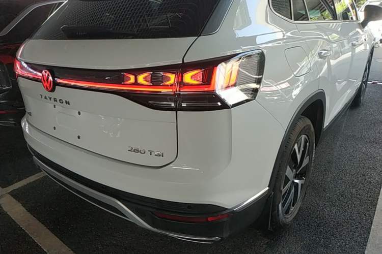 Used Volkswagen Tayron 2023 280TSI Two-Wheel-Drive Luxury Plus Advanced Version Right Rear Taillight