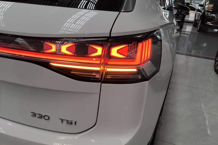 Used Volkswagen Tayron 2023 330TSI Two-Wheel-Drive Luxury Plus Advanced Version Right Rear Taillight
