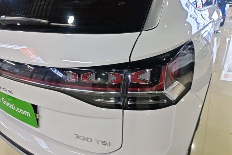 Used Volkswagen Tayron 2023 330TSI Two-Wheel-Drive Luxury Plus Advanced Version Right Rear Taillight