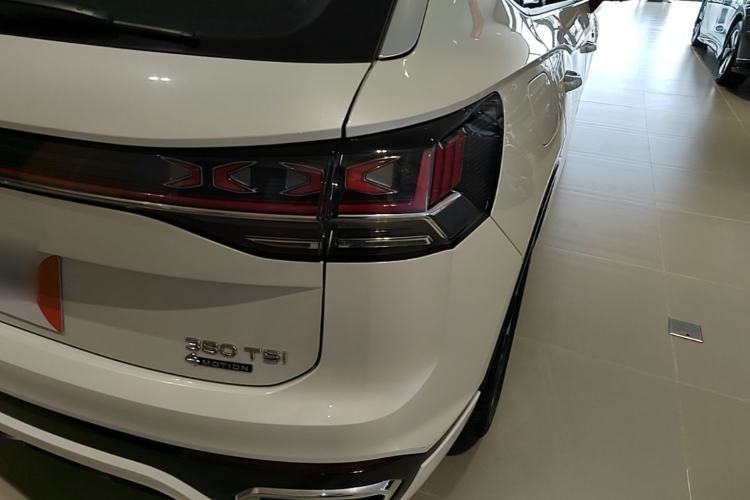 Used Volkswagen Tayron 2023 Revised Version 380TSI All-Wheel Drive R-Line High-Energy Edition Right Rear Taillight