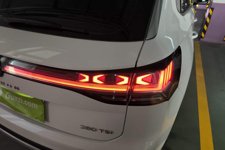 Used Volkswagen Tayron 2023 280TSI Two-Wheel-Drive Luxury Plus Advanced Version Right Rear Taillight