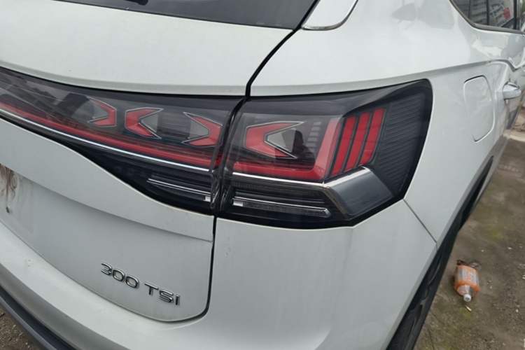 Used Volkswagen Tayron 2023 300TSI Two-Wheel-Drive Luxury Plus Advanced Edition Right Rear Taillight