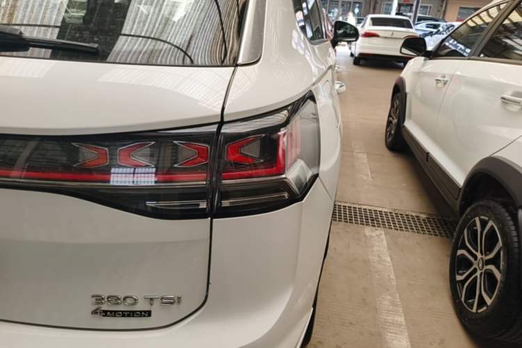 Used Volkswagen Tayron 2023 Revised Version 380TSI All-Wheel Drive R-Line High-Energy Edition Right Rear Taillight