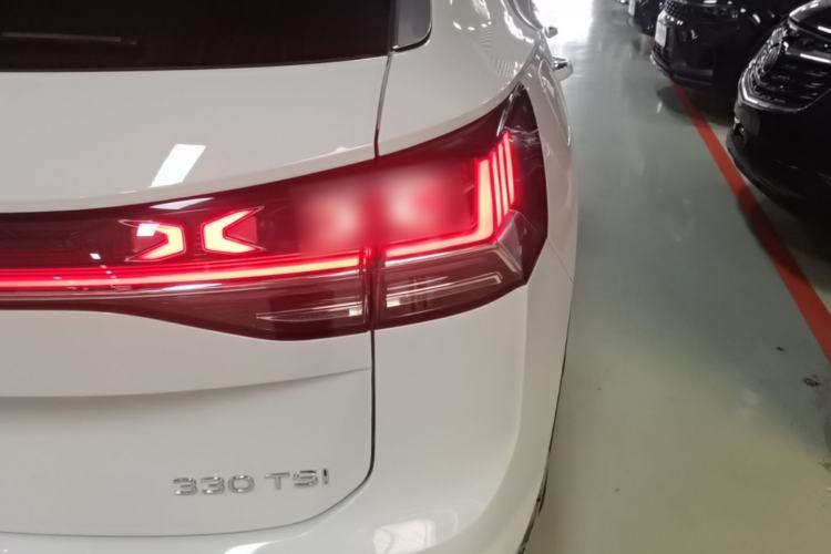Used Volkswagen Tayron 2023 330TSI Two-Wheel-Drive Luxury Plus Advanced Version Right Rear Taillight