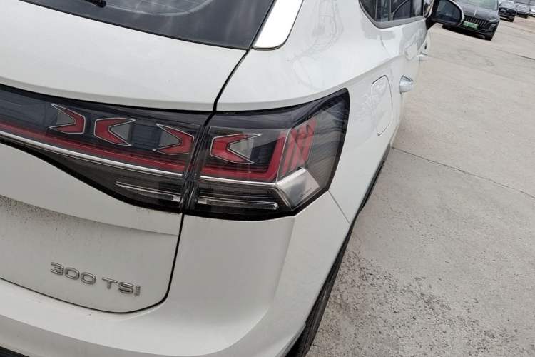 Used Volkswagen Tayron 2023 300TSI Two-Wheel-Drive Luxury Plus Advanced Edition Right Rear Taillight