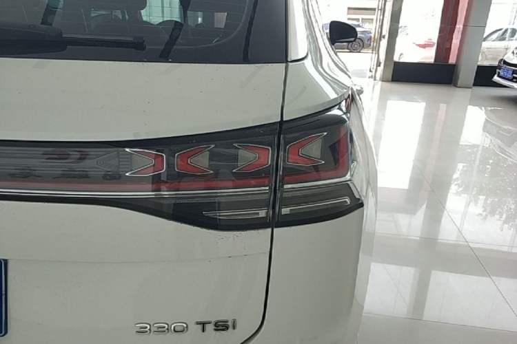 Used Volkswagen Tayron 2023 330TSI Two-Wheel-Drive Luxury Plus Advanced Version Right Rear Taillight