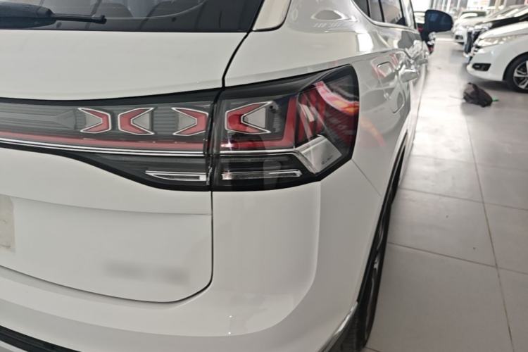 Used Volkswagen Tayron 2023 330TSI Two-Wheel-Drive Luxury Plus Advanced Version Right Rear Taillight