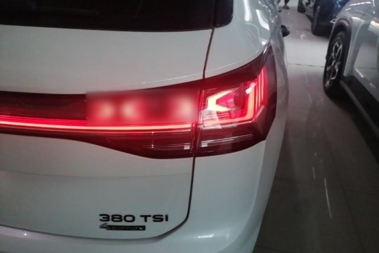 Used Volkswagen Tayron 2023 Revised Version 380TSI All-Wheel Drive R-Line High-Energy Edition Right Rear Taillight