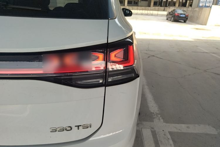 Used Volkswagen Tayron 2023 330TSI Two-Wheel-Drive Luxury Plus Advanced Version Right Rear Taillight
