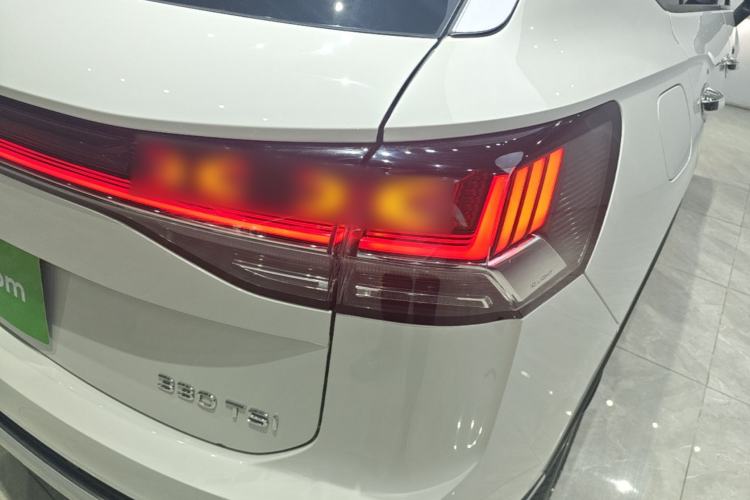 Used Volkswagen Tayron 2023 330TSI Two-Wheel-Drive Luxury Plus Advanced Version Right Rear Taillight