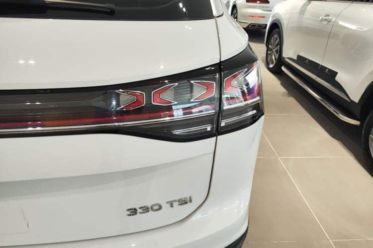 Used Volkswagen Tayron 2023 330TSI Two-Wheel-Drive Luxury Plus Advanced Version Right Rear Taillight